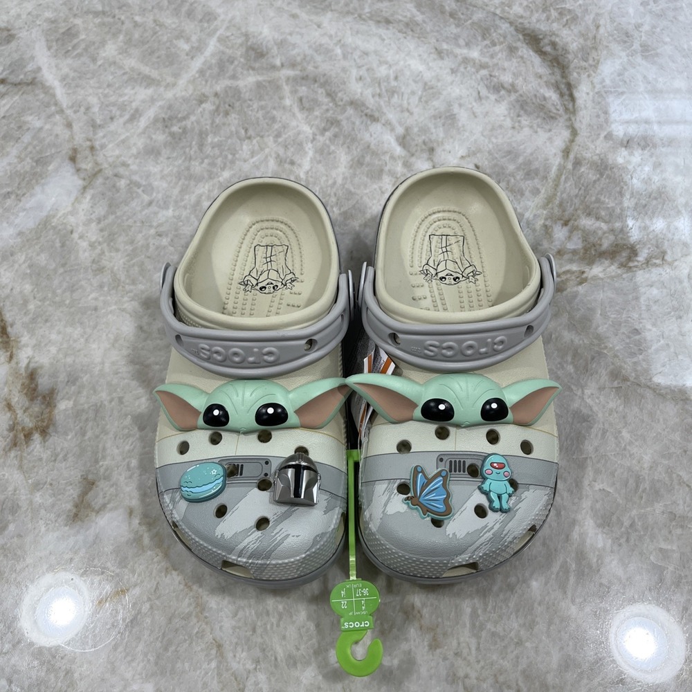 CROCS STAR‎ WARS GROGU CLASSIC CLOG SHOES UNISEX Kids Size 4 BONE 209482 NEW